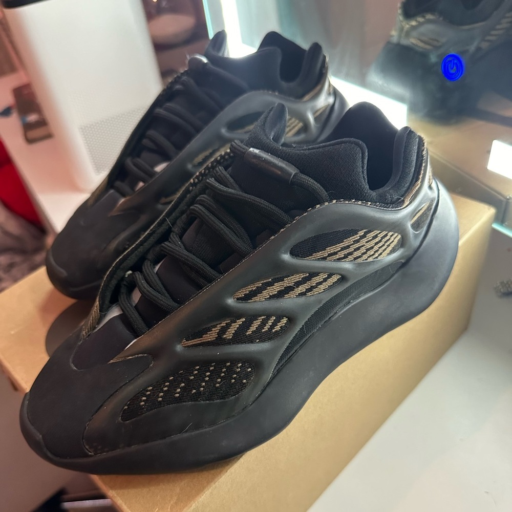 Yeezy 700